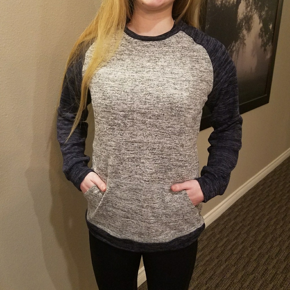 NWT Women's Tunic Crew-neck Sweater